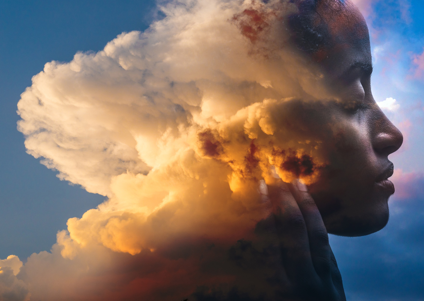 Bild miit Doppelbelichtung, Frau mit Wolken